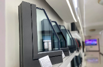 门窗里的黑科技：真空玻璃与光伏窗框如何颠覆传统家居